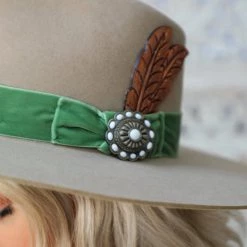 Charlie 1 Horse Hippie Buck Felt Hat