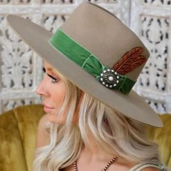 Charlie 1 Horse Hippie Buck Felt Hat