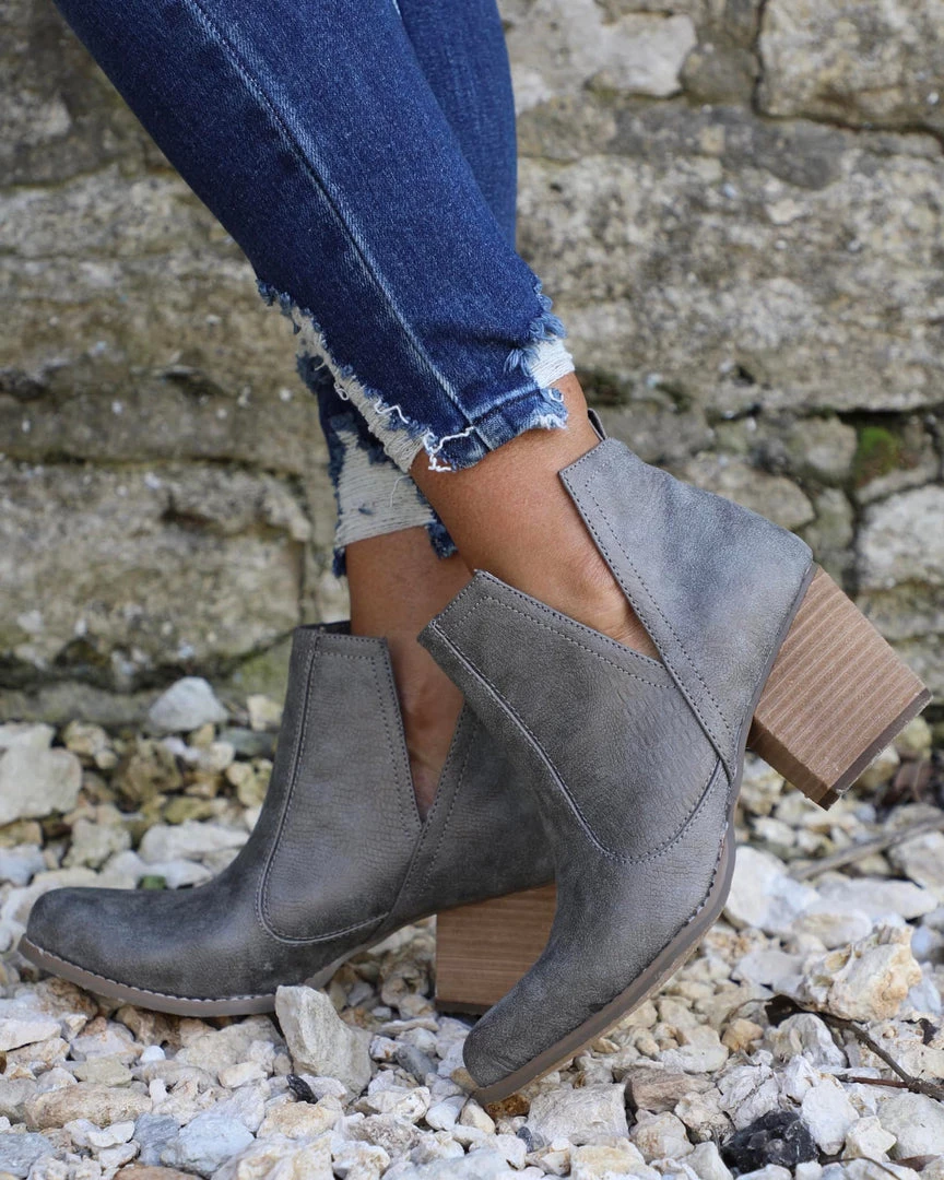 Footwear Not Rated Shea Armadilla Gray Booties