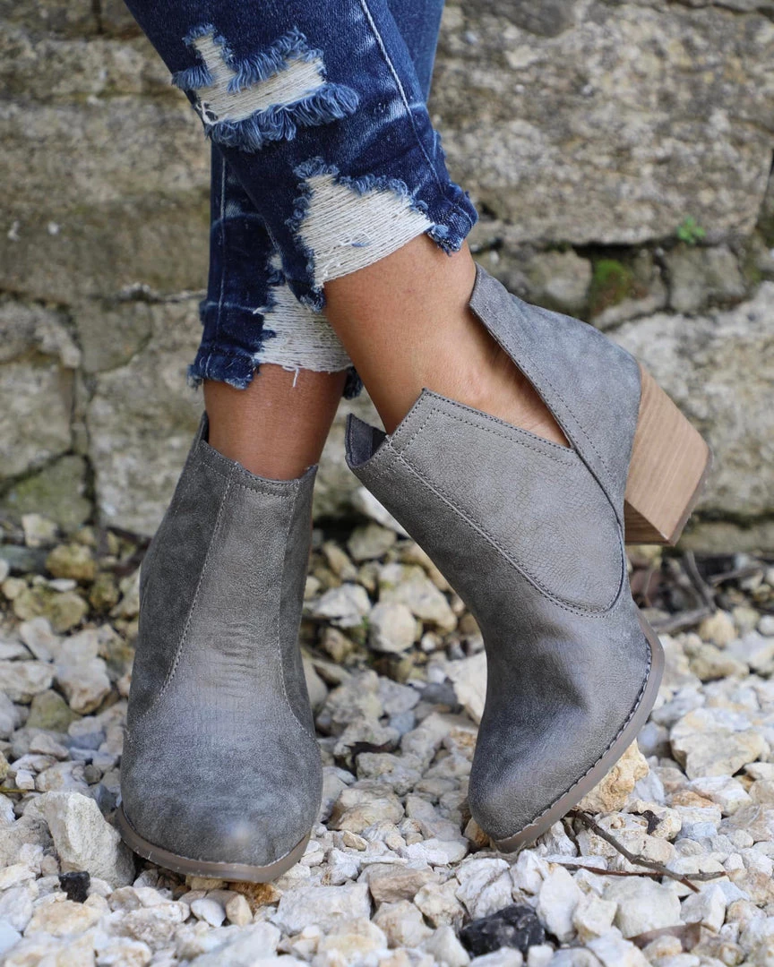 Footwear Not Rated Shea Armadilla Gray Booties