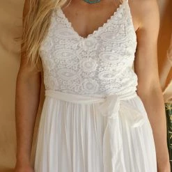 Dress Day Ondrea Off-White Lace Maxi Dress