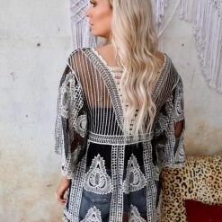 ComfyLuxe OS Black Leaf Pattern Lace Cover-Up Top Apparel