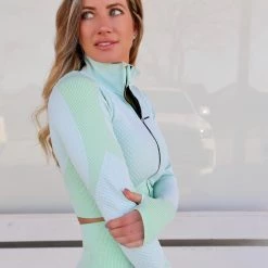 New Mix Apparel Mint Honeycomb Activewear Set