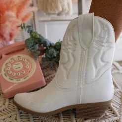 Soda Wiley White Stitched Cowgirl Boots
