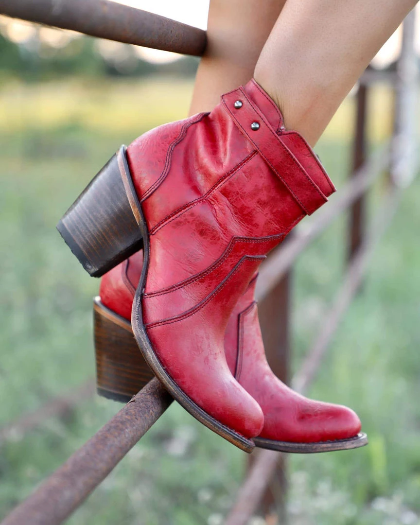 The Lace Cactus Kelsey’s Closet 1( Size 6.5)